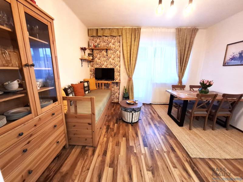 Obývačka a kuchyňa_1.jpg