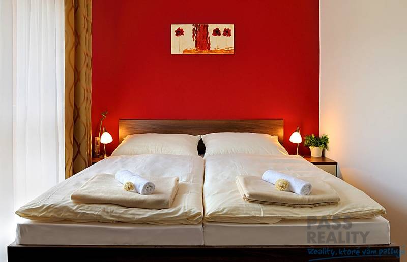 bedroom2.jpg